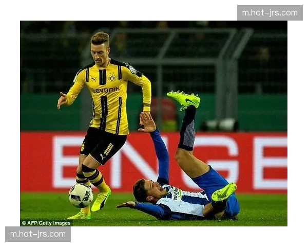 里昂锋线减员影响反击质量 托利索组织核心缺乏接应点